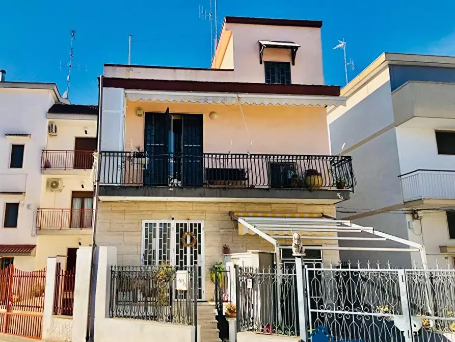 Immagine 1 di Casa semindipendente in vendita  a Capurso