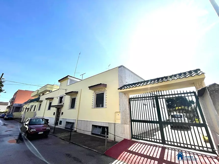 Immagine 1 di Casa semindipendente in vendita  a Bari