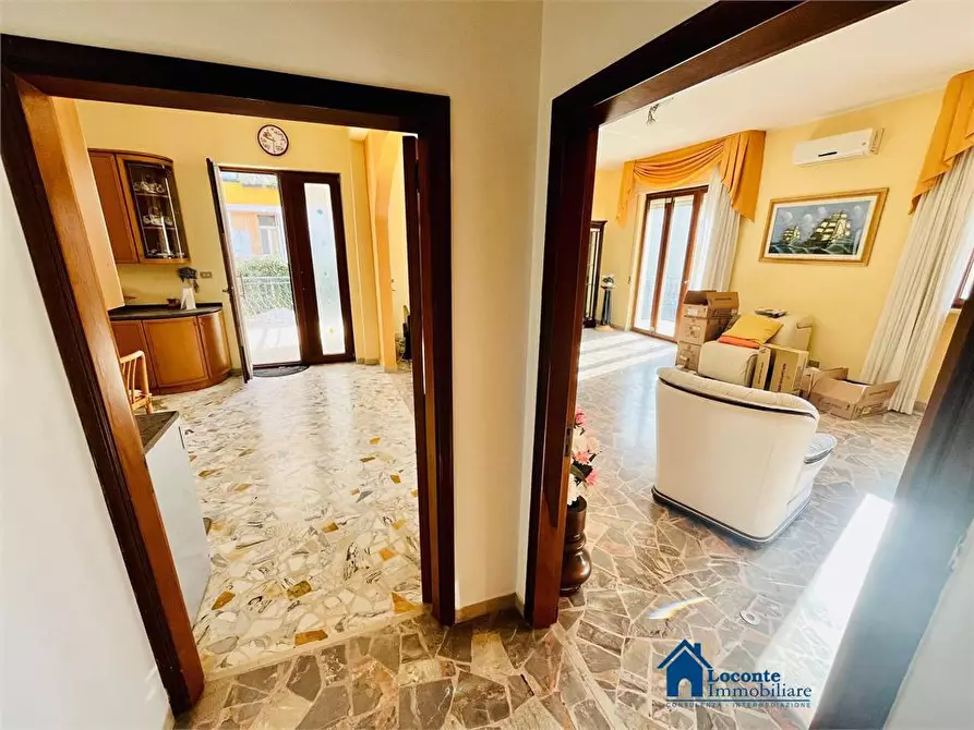 Immagine 8 di Villa in vendita  a Capurso