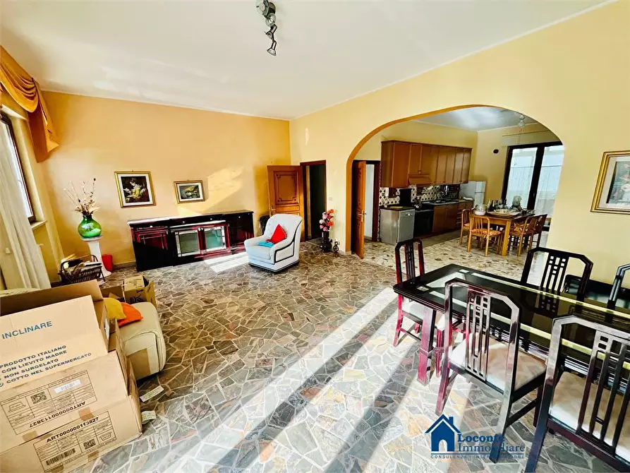 Immagine 2 di Villa in vendita  a Capurso