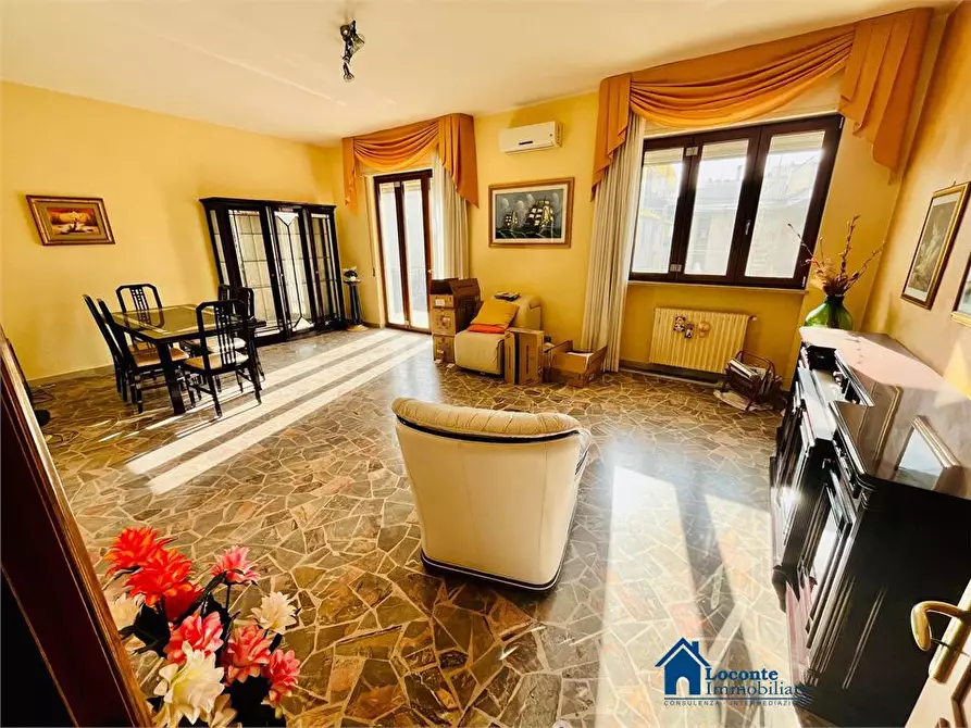 Immagine 3 di Villa in vendita  a Capurso