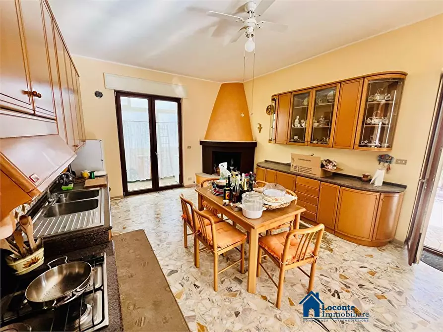 Immagine 7 di Villa in vendita  a Capurso