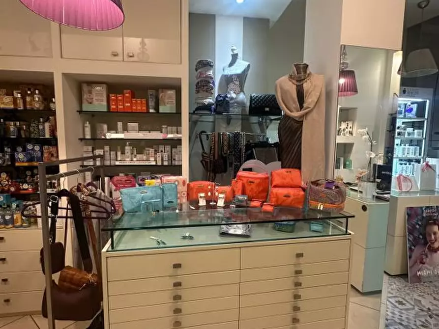 Immagine 3 di Licenza in vendita  a Cassano D'adda