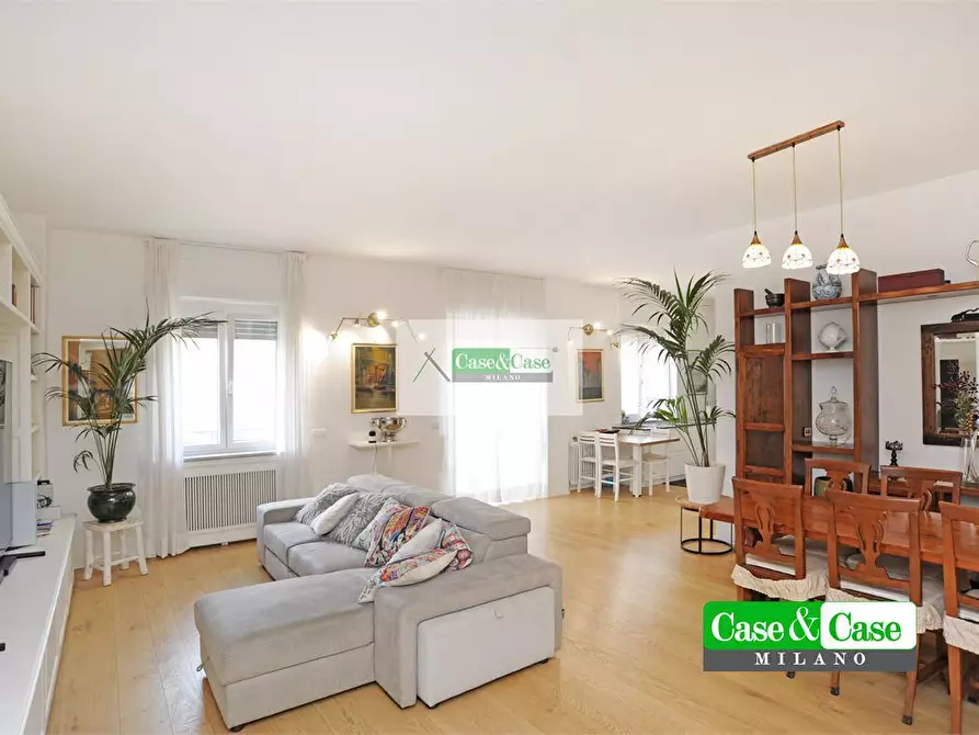 Immagine 1 di Appartamento in vendita  a Milano