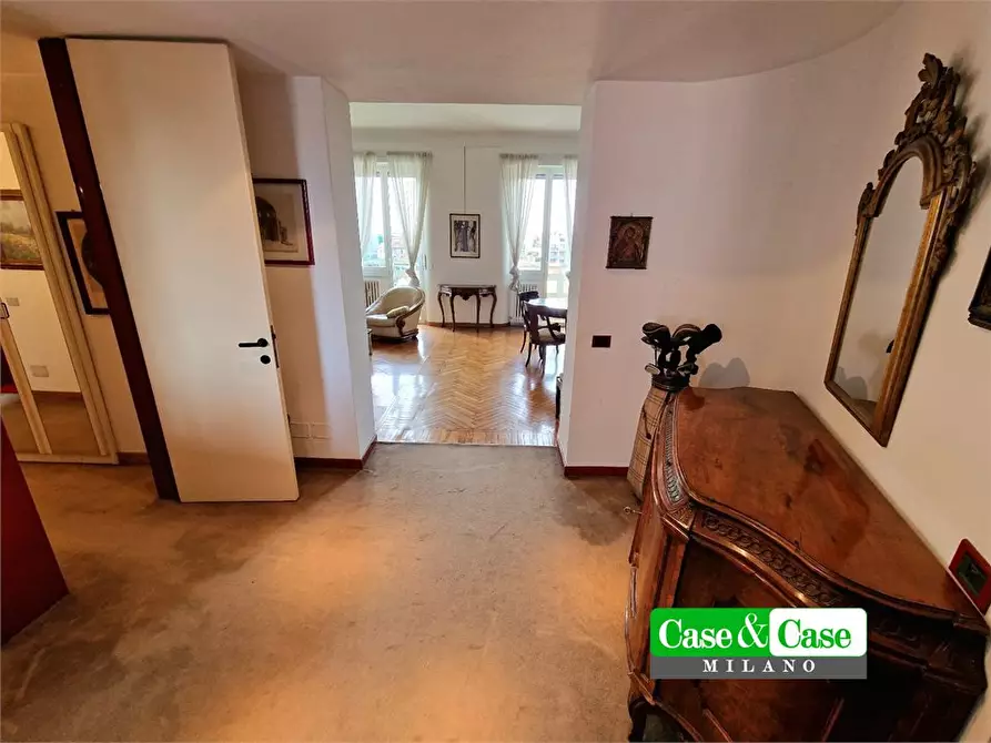 Immagine 9 di Appartamento in vendita  4 a Milano