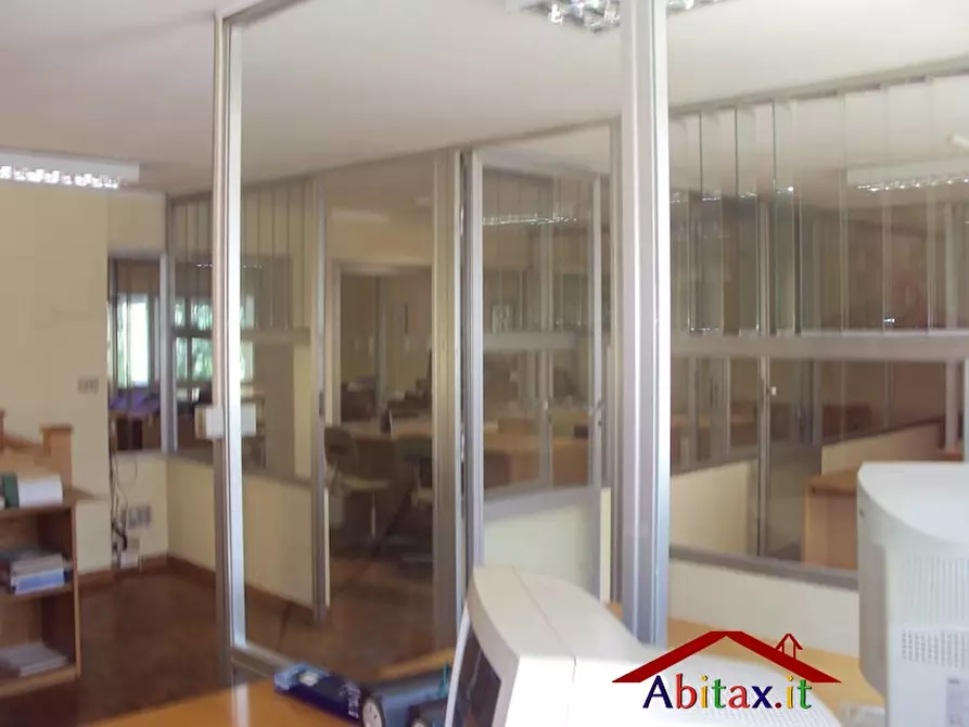 Immagine 8 di Negozio in vendita  45/ 47 a Arezzo