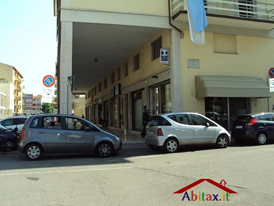 Immagine 7 di Negozio in vendita  45/ 47 a Arezzo