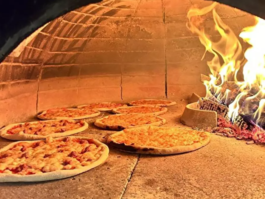 Immagine 1 di Licenza in vendita  a Albenga