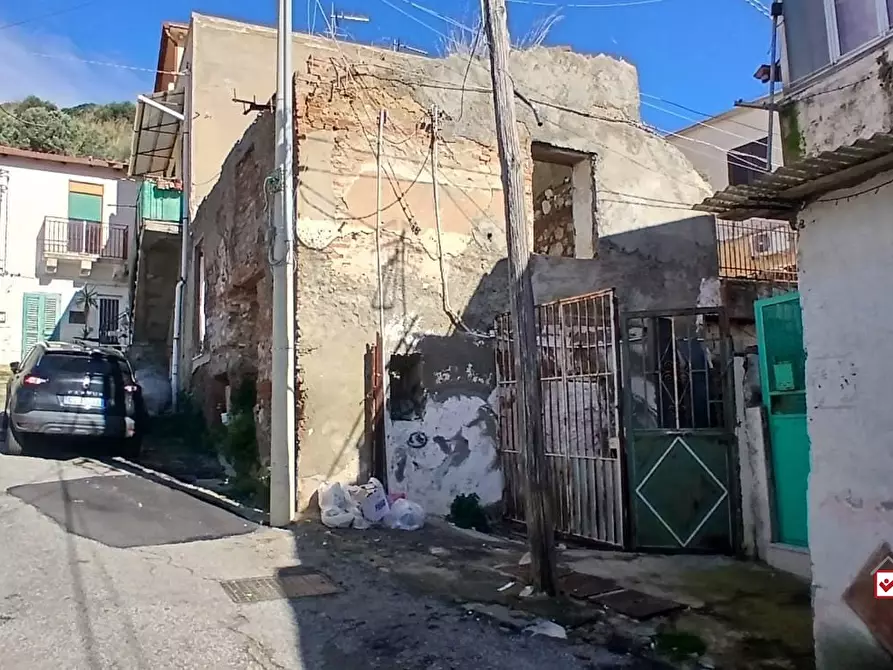 Immagine 5 di Rustico / casale in vendita  a Messina