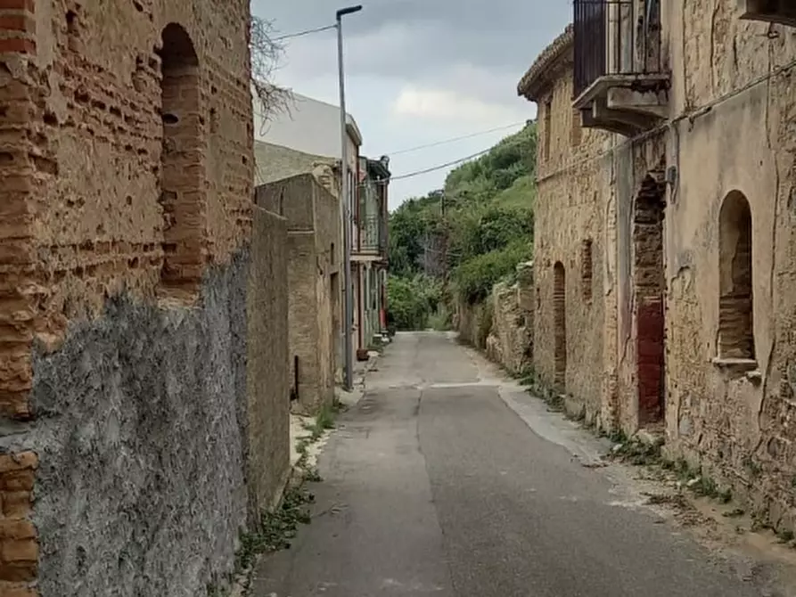 Immagine 3 di Rustico / casale in vendita  a Messina