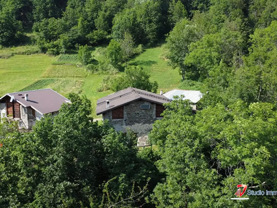 Immagine 9 di Rustico / casale in vendita  a Corteno Golgi