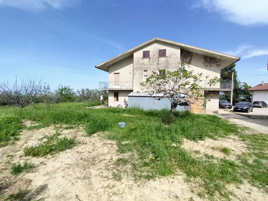Immagine 1 di Rustico / casale in vendita  61 a Giuliano Teatino
