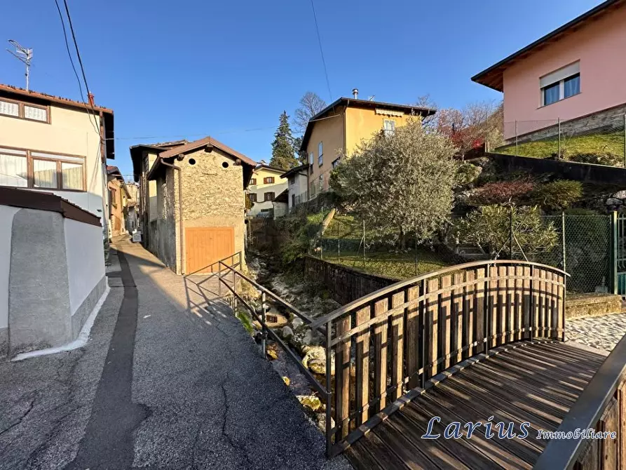 Immagine 2 di Rustico / casale in vendita  17 a Valbrona