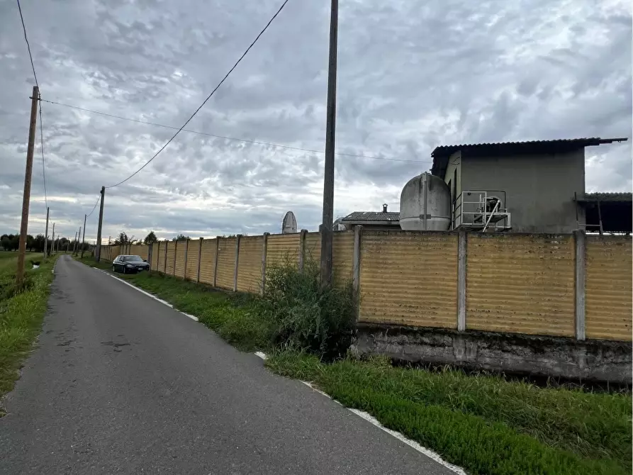 Immagine 3 di Rustico / casale in vendita  a Pandino