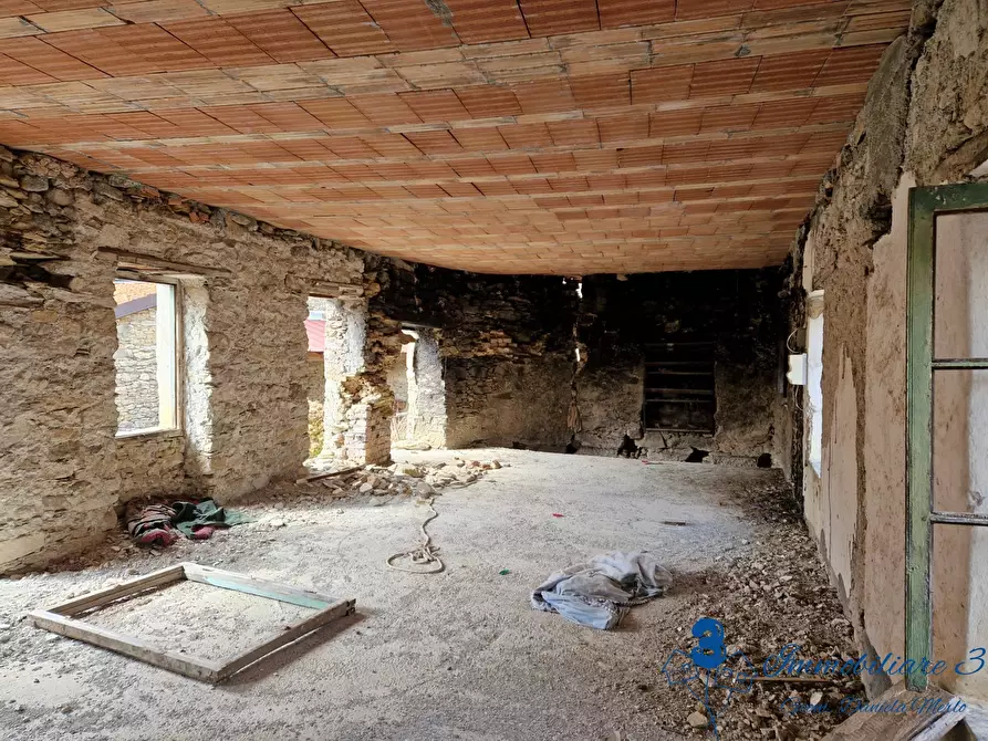 Immagine 10 di Rustico / casale in vendita  a Mendatica