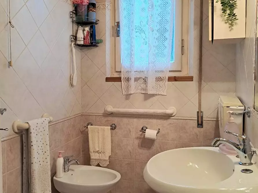 Immagine 8 di Rustico / casale in vendita  a Camaiore