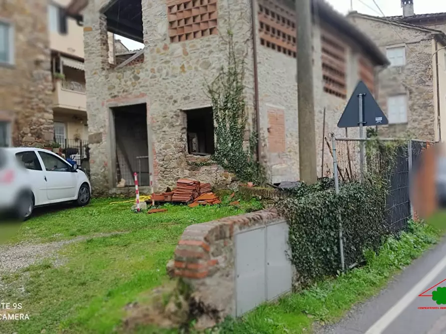 Immagine 1 di Rustico / casale in vendita  a Capannori