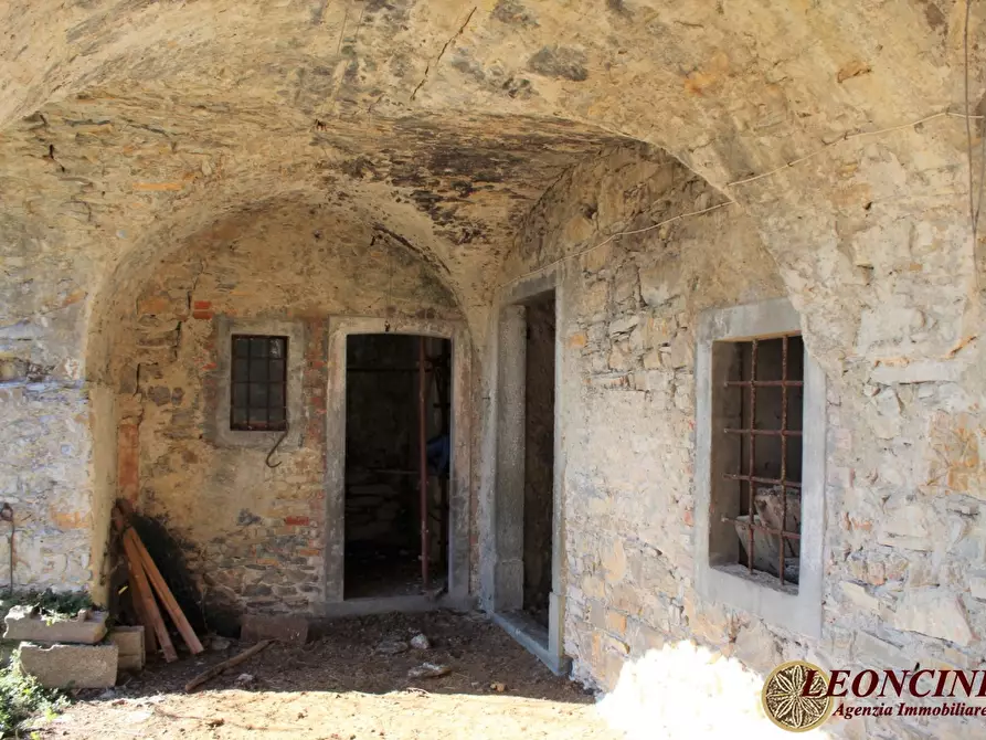 Immagine 2 di Rustico / casale in vendita  23 a Pontremoli