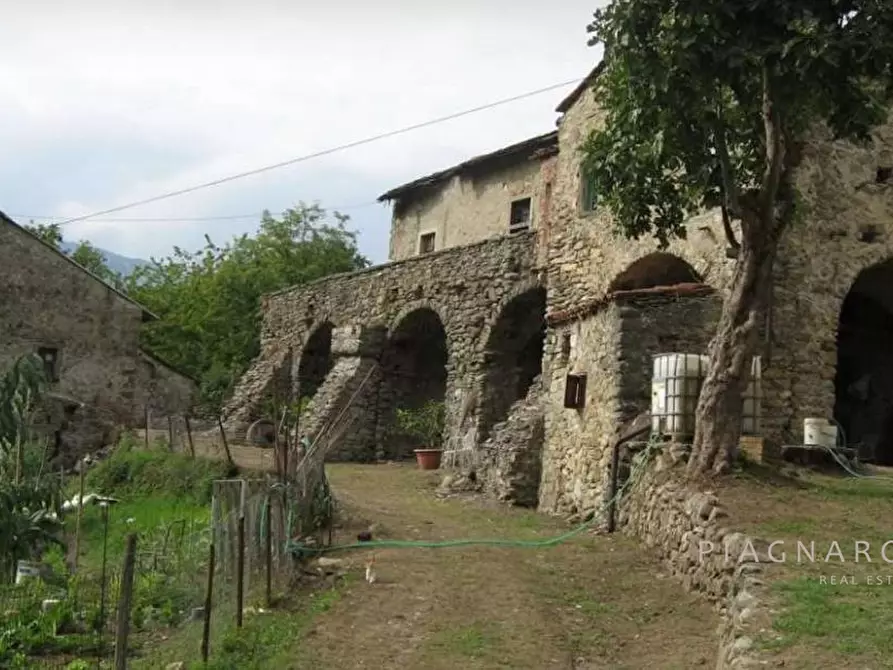 Immagine 5 di Rustico / casale in vendita  a Pontremoli