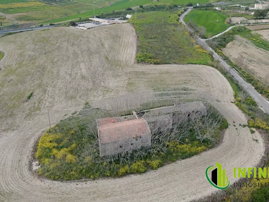 Immagine 10 di Rustico / casale in vendita  a Matera