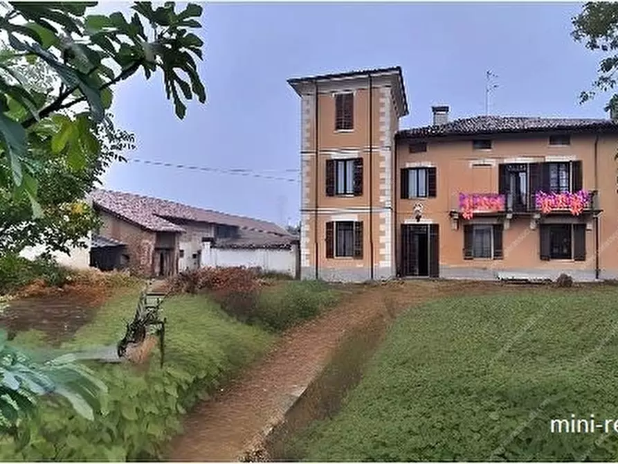 Immagine 1 di Rustico / casale in vendita  a Gambarana