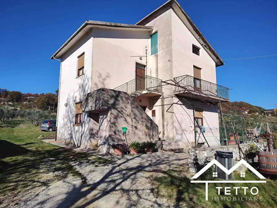 Immagine 8 di Rustico / casale in vendita  a Mompeo