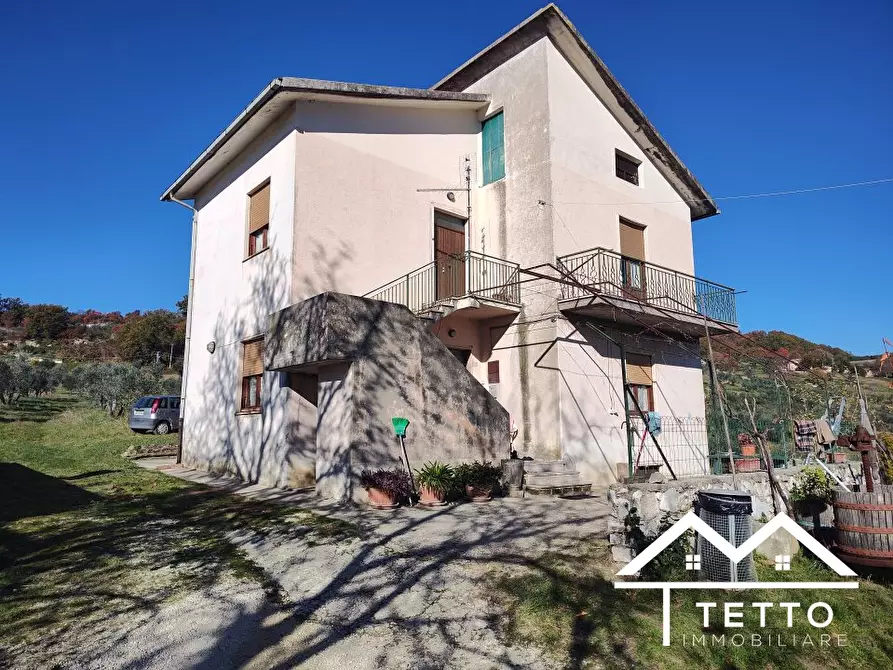 Immagine 7 di Rustico / casale in vendita  a Mompeo