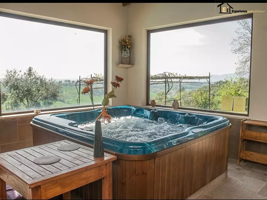 Immagine 6 di Rustico / casale in vendita  a Collevecchio