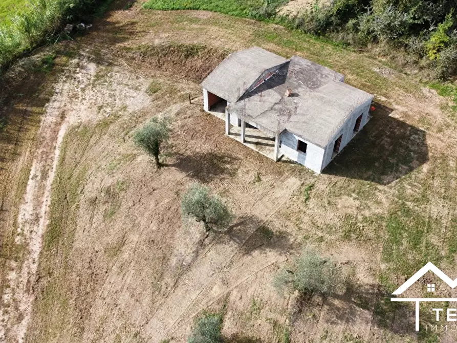 Immagine 9 di Rustico / casale in vendita  a Forano