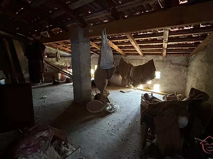 Immagine 10 di Rustico / casale in vendita  a Vendone