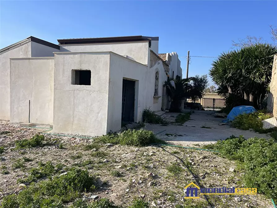 Immagine 10 di Rustico / casale in vendita  a Pachino