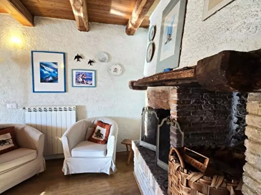 Immagine 6 di Rustico / casale in vendita  a Terni