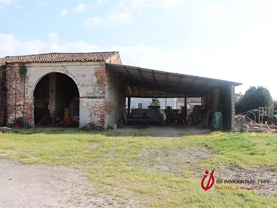 Immagine 5 di Rustico / casale in vendita  a Erbé