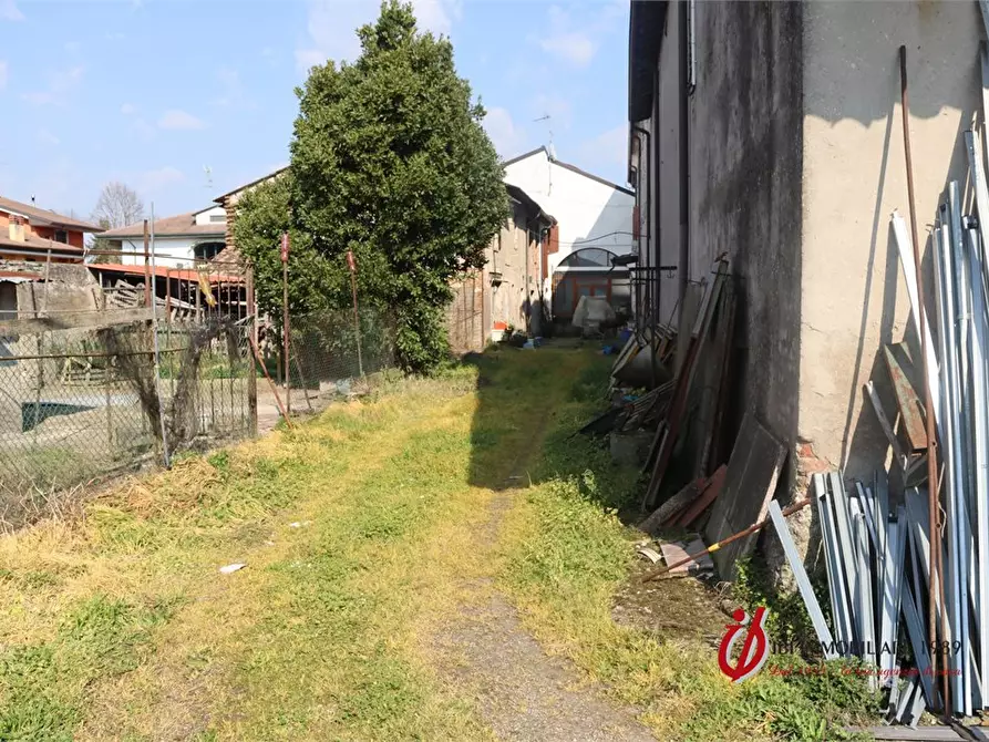 Immagine 6 di Rustico / casale in vendita  a Erbé