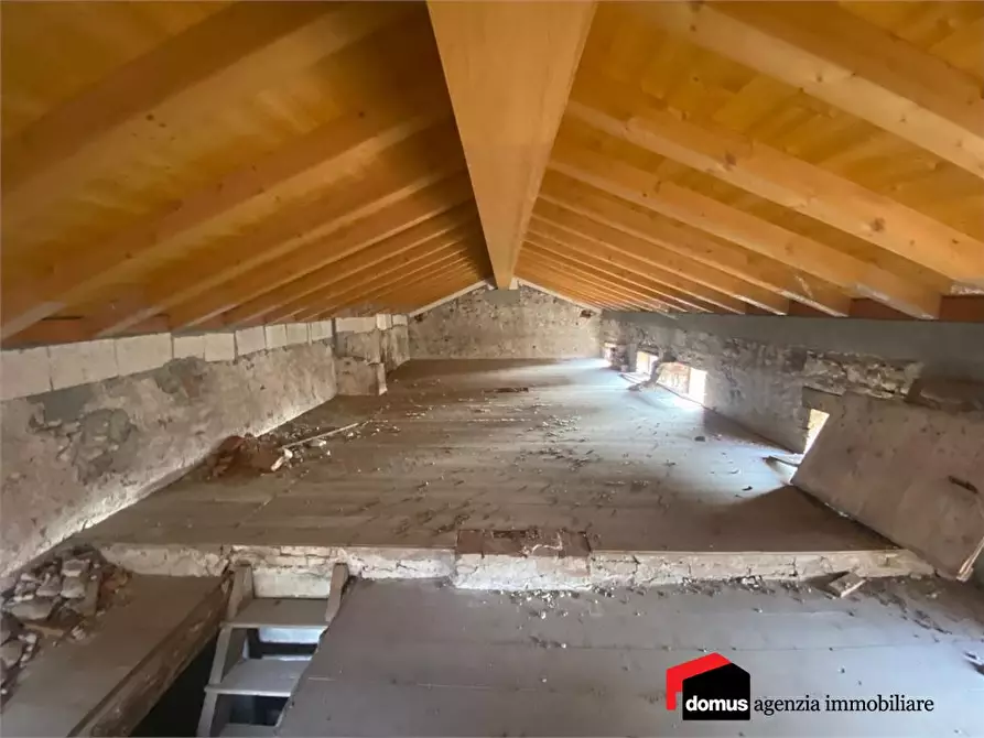 Immagine 5 di Rustico / casale in vendita  a Montecchio Precalcino