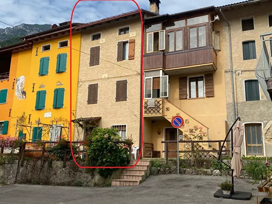 Immagine 1 di Rustico / casale in vendita  a Posina