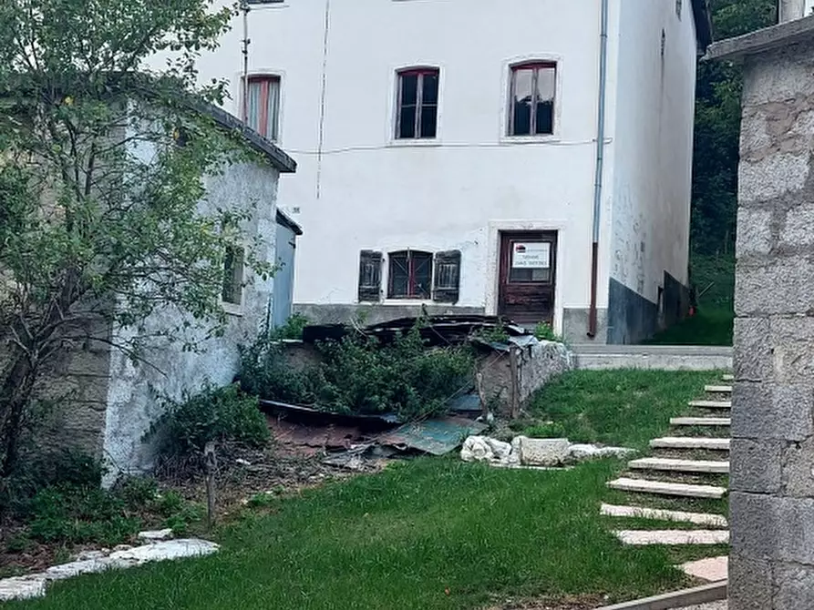 Immagine 1 di Rustico / casale in vendita  a Tonezza Del Cimone