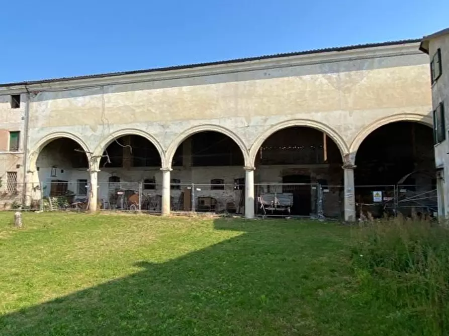 Immagine 2 di Rustico / casale in vendita  a Thiene