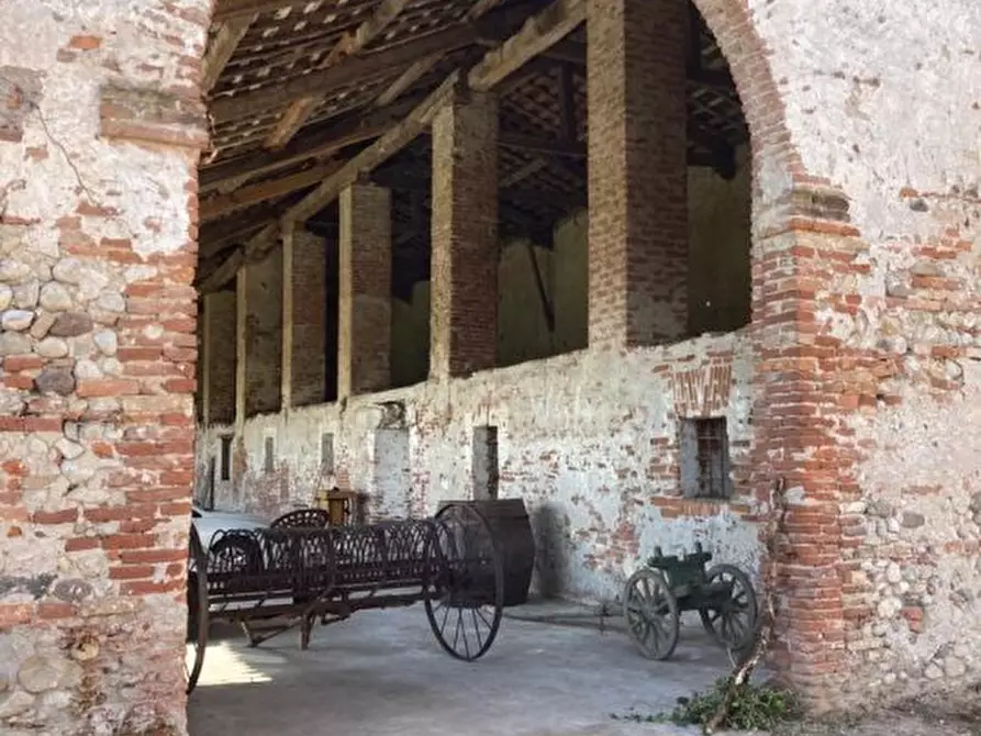 Immagine 5 di Rustico / casale in vendita  a Dueville