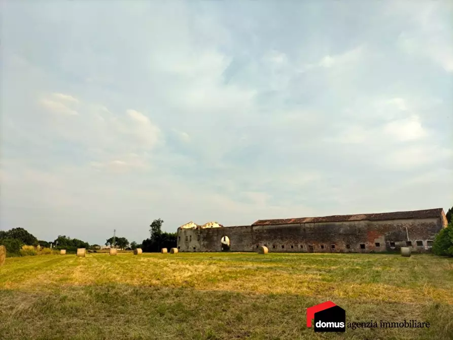 Immagine 7 di Rustico / casale in vendita  a Dueville