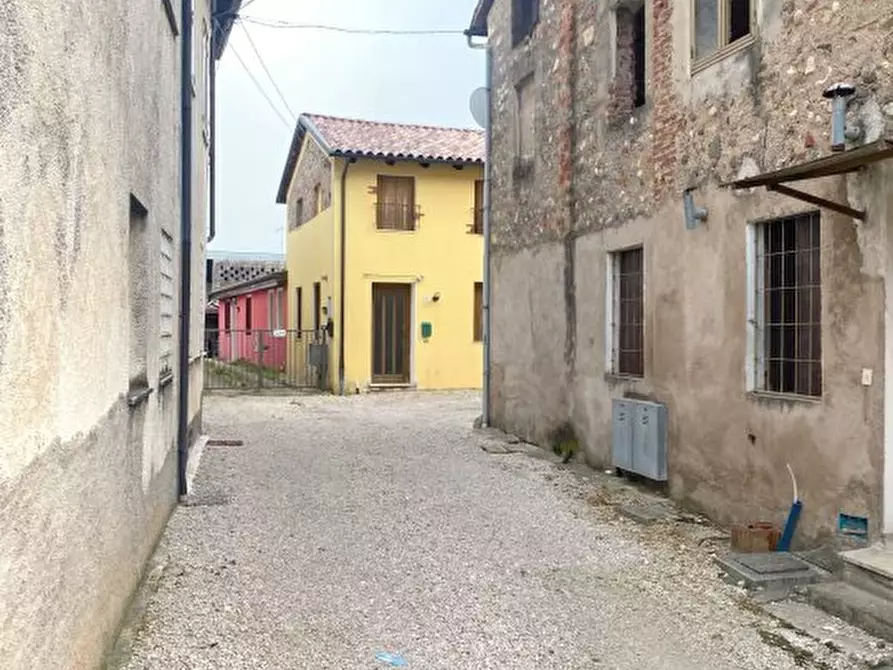 Immagine 4 di Rustico / casale in vendita  a Marano Vicentino