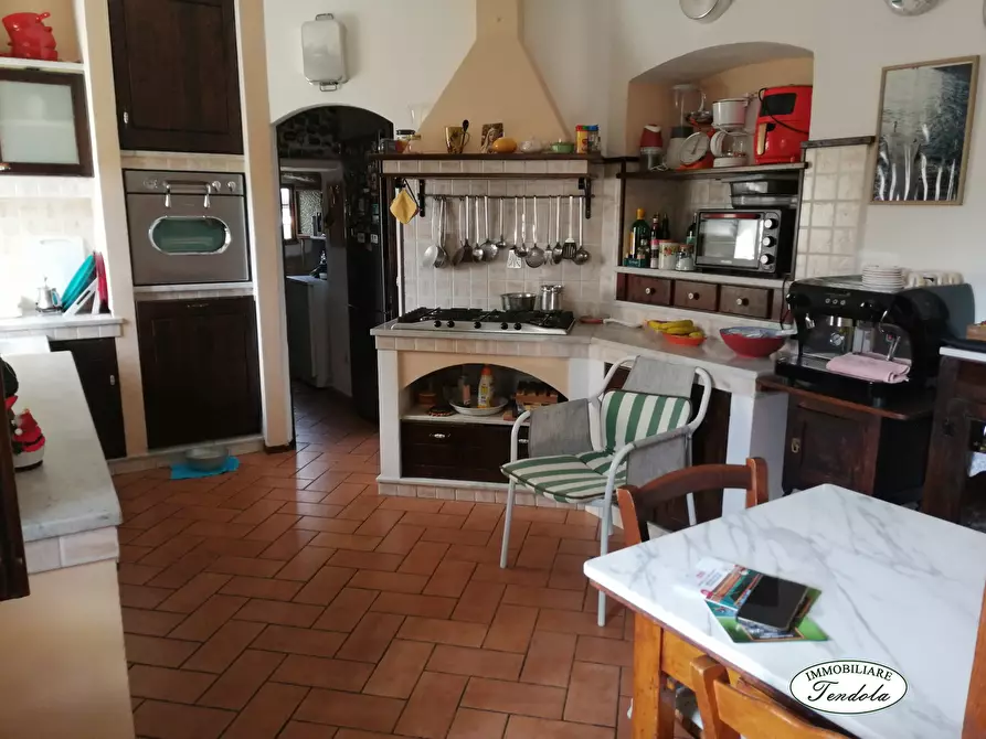Immagine 1 di Rustico / casale in vendita  a Sarzana