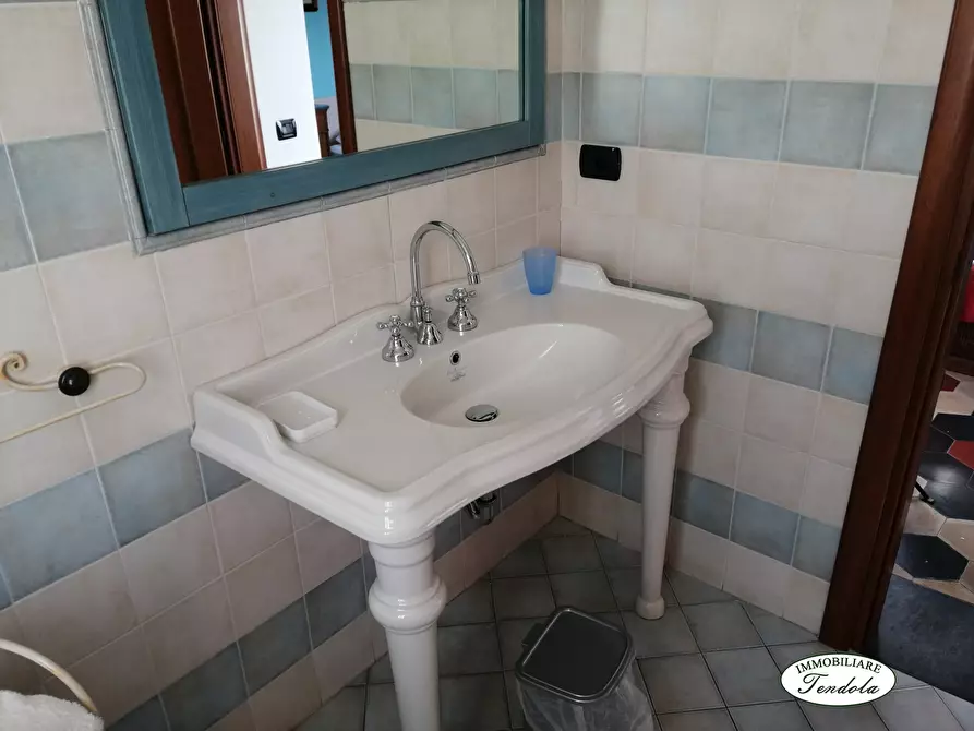 Immagine 10 di Rustico / casale in vendita  a Sarzana