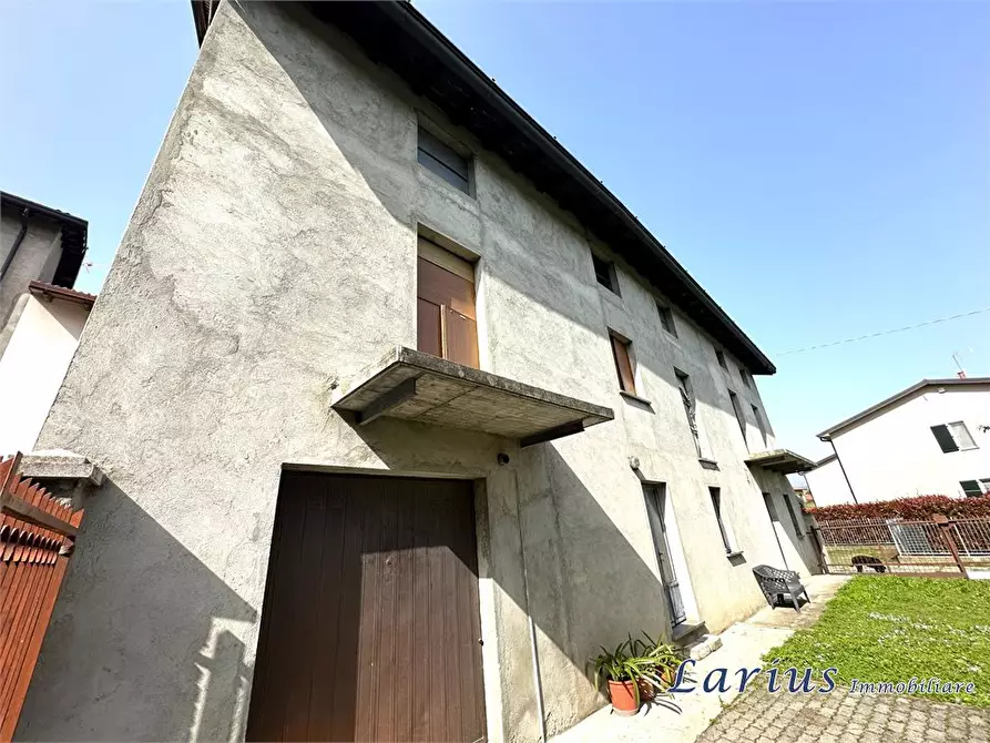 Immagine 8 di Rustico / casale in vendita  1 a Merone