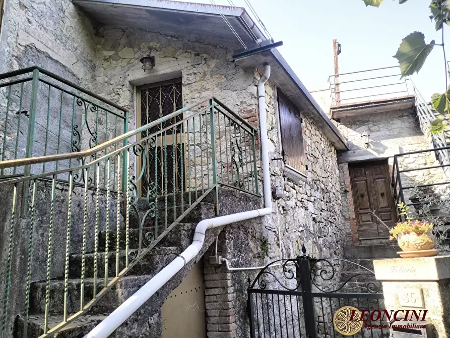 Immagine 10 di Rustico / casale in vendita  2 a Villafranca In Lunigiana