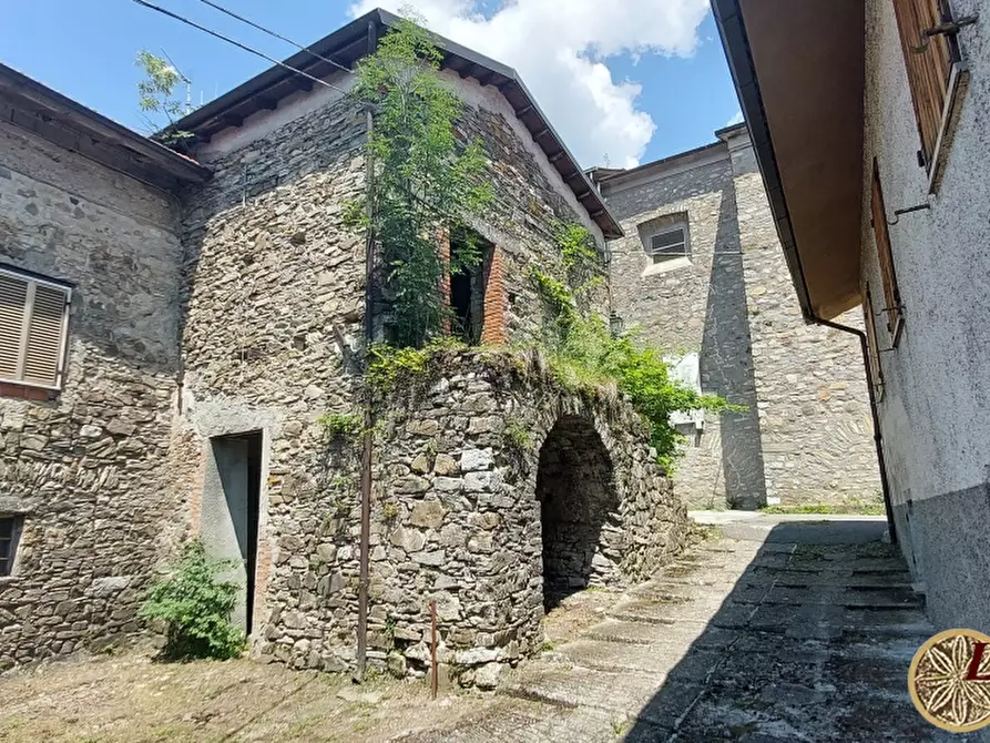 Immagine 1 di Rustico / casale in vendita  33 a Villafranca In Lunigiana