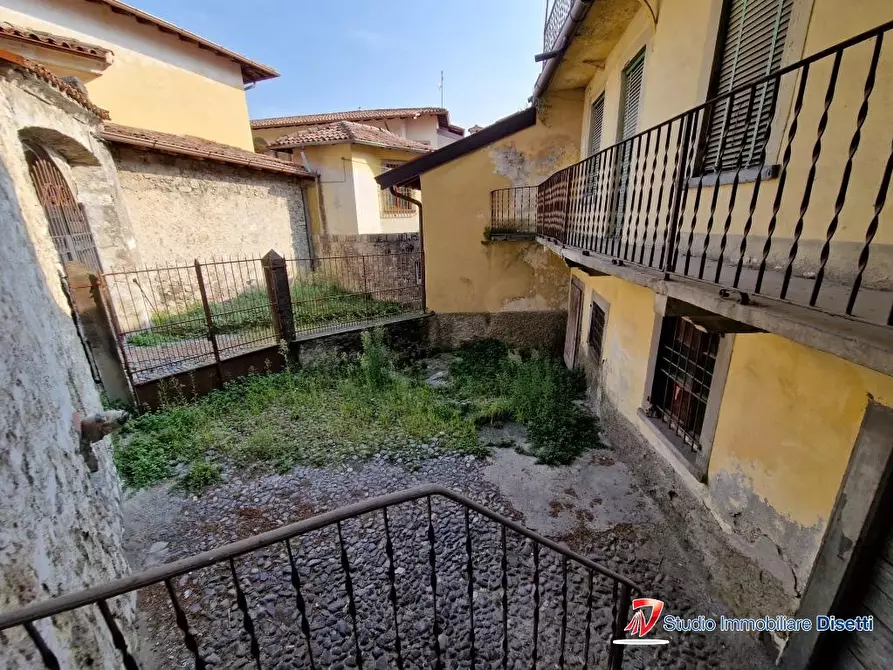 Immagine 8 di Casa semindipendente in vendita  18 a Solto Collina