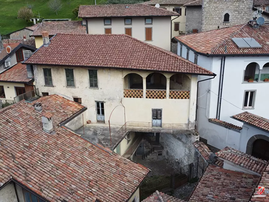 Immagine 3 di Casa semindipendente in vendita  18 a Solto Collina