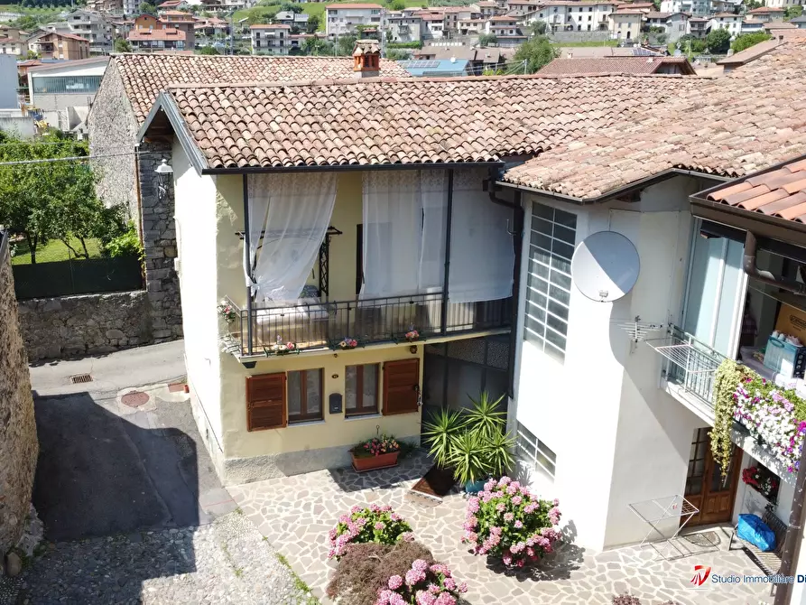 Immagine 1 di Casa semindipendente in vendita  41 a Solto Collina