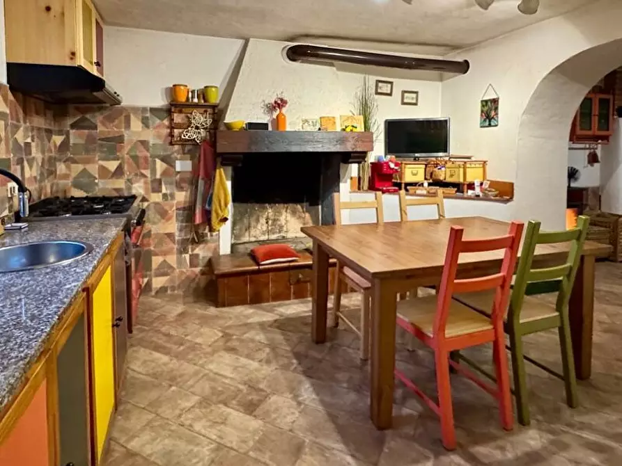 Immagine 10 di Casa semindipendente in vendita  a Castel Di Casio